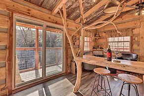 Hand-crafted Creekside Treehouse With Grill!