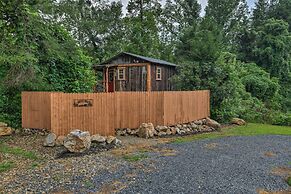 Hand-crafted Creekside Treehouse With Grill!