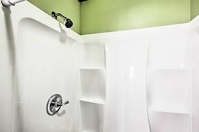 Retro Rhinelander Lake Retreat w/ Fire Pit!