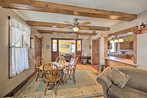 Quaint & Family-friendly Watertown Farmhouse!