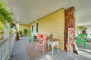 Quaint & Family-friendly Watertown Farmhouse!