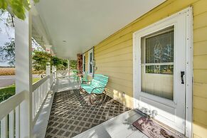 Quaint & Family-friendly Watertown Farmhouse!