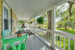 Quaint & Family-friendly Watertown Farmhouse!