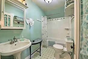 Quaint & Family-friendly Watertown Farmhouse!