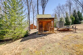 Deck, Gas Grill + Mtn Views: Sparta Cabin Stay!