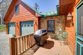 Deck, Gas Grill + Mtn Views: Sparta Cabin Stay!