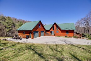Deck, Gas Grill + Mtn Views: Sparta Cabin Stay!