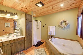 Deck, Gas Grill + Mtn Views: Sparta Cabin Stay!