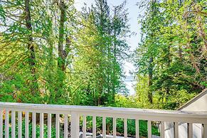Relax on a Private Beach: Shelton Getaway!