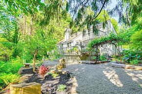Relax on a Private Beach: Shelton Getaway!