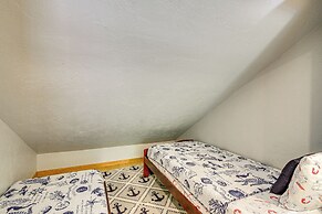 Relax on a Private Beach: Shelton Getaway!