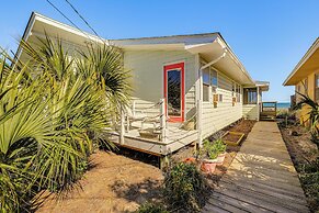 Oceanfront Gem w/ Rooftop Deck: Steps to Sand