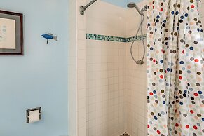 Oceanfront Gem w/ Rooftop Deck: Steps to Sand