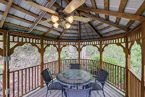 Quiet Gatlinburg Cabin w/ Lookout Decks & Hot Tub!