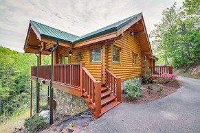 Quiet Gatlinburg Cabin w/ Lookout Decks & Hot Tub!