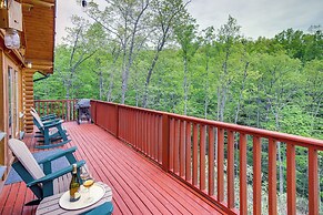 Quiet Gatlinburg Cabin w/ Lookout Decks & Hot Tub!