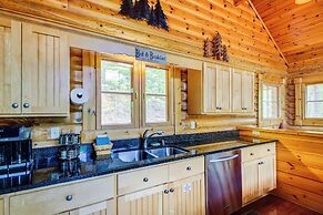 Quiet Gatlinburg Cabin w/ Lookout Decks & Hot Tub!