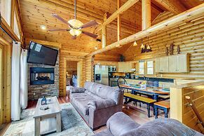 Quiet Gatlinburg Cabin w/ Lookout Decks & Hot Tub!