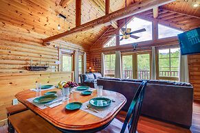 Quiet Gatlinburg Cabin w/ Lookout Decks & Hot Tub!