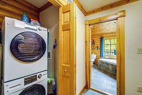 Quiet Gatlinburg Cabin w/ Lookout Decks & Hot Tub!