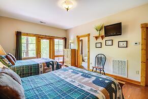 Quiet Gatlinburg Cabin w/ Lookout Decks & Hot Tub!