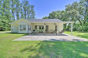 Spacious Fairhope Cottage w/ Covered Patio!