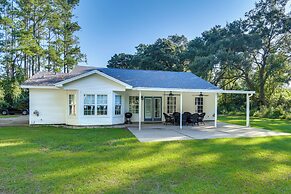 Peaceful Fairhope Cottage w/ Covered Patio!