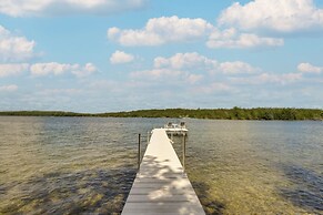 Thunder Lake Escape + Boat Dock!