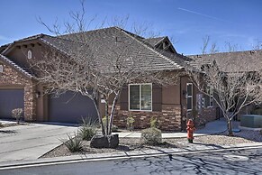 Sleek Home: Patio, Gas Grill & Access to Pool