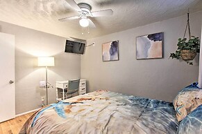 Hot Tub & Theater Room: Tropical Springfield Home