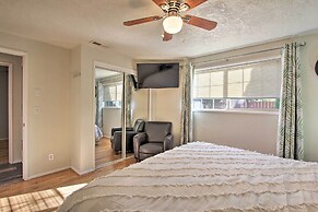 Hot Tub & Theater Room: Tropical Springfield Home