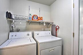 Hot Tub & Theater Room: Tropical Springfield Home