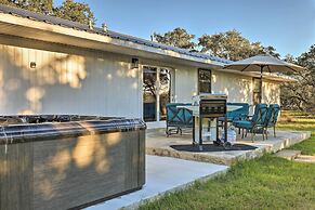 Quiet Haven w/ Hot Tub, 4 Mi to Canyon Lake!