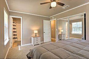 Quiet Haven w/ Hot Tub, 4 Mi to Canyon Lake!