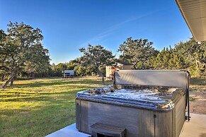 Quiet Haven w/ Hot Tub, 4 Mi to Canyon Lake!
