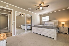 Quiet Haven w/ Hot Tub, 4 Mi to Canyon Lake!