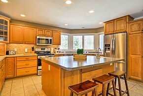 Spacious Mears House -steps From Lake Michigan!