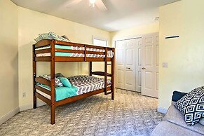 Spacious Mears House -steps From Lake Michigan!