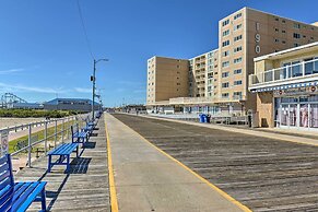 Spacious Wildwood Townhome w/ Covered Balcony