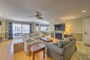 Spacious Wildwood Townhome w/ Covered Balcony