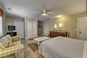 Spacious Wildwood Townhome w/ Covered Balcony