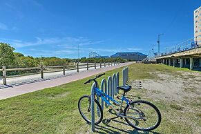 Spacious Wildwood Townhome w/ Covered Balcony