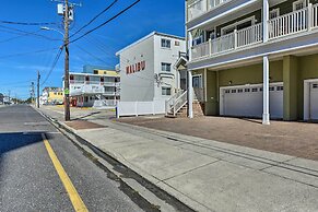 Spacious Wildwood Townhome w/ Covered Balcony