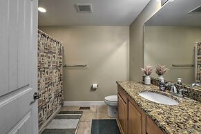 Spacious Wildwood Townhome w/ Covered Balcony