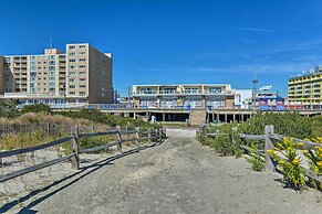 Spacious Wildwood Townhome w/ Covered Balcony