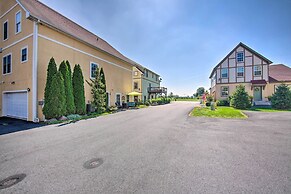 Unique Townhouse in Bavarian-style Neighborhood!