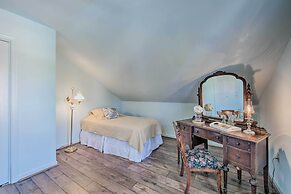 Unique Townhouse in Bavarian-style Neighborhood!