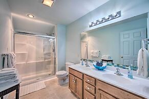 Unique Townhouse in Bavarian-style Neighborhood!