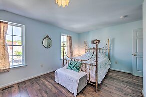 Unique Townhouse in Bavarian-style Neighborhood!