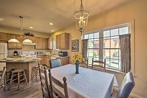 Unique Townhouse in Bavarian-style Neighborhood!